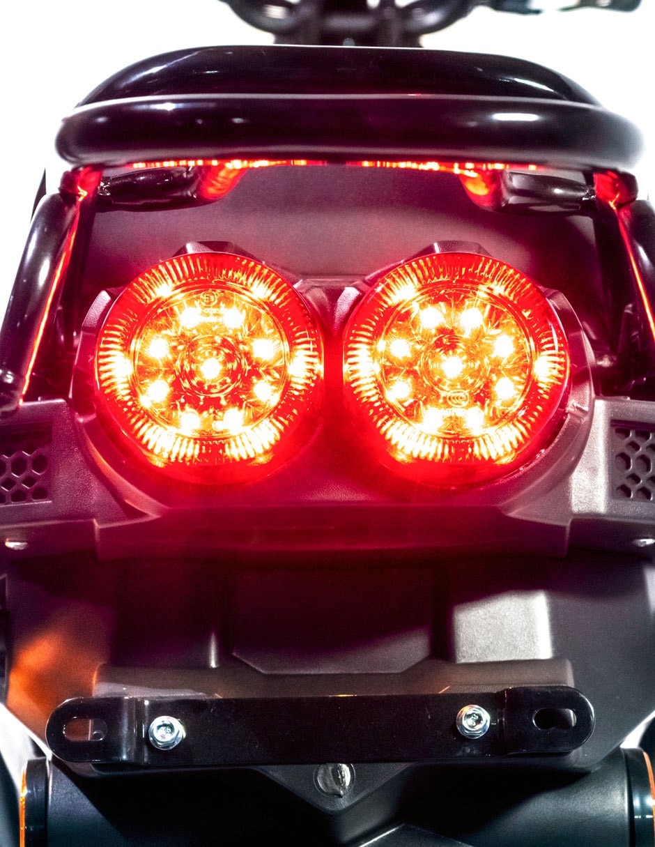 Motoneta Dyna 175cc rojo 2026 6
